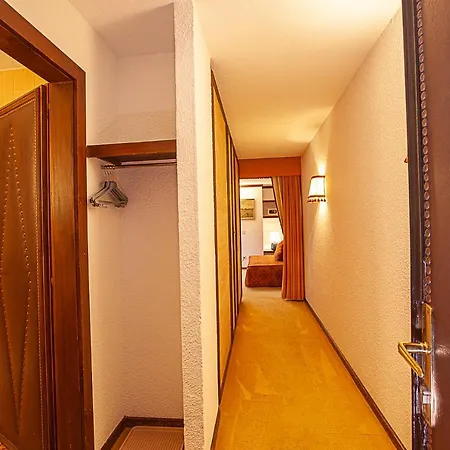 아스토리아 호텔 로이커바드