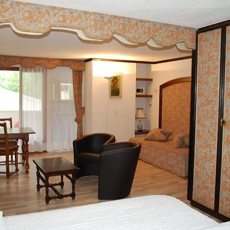 아스토리아 호텔 3*