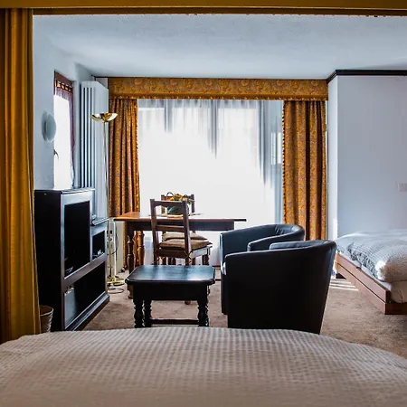 아스토리아 3* 로이커바드