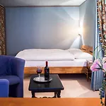 アストリア 3* ロイカーバード